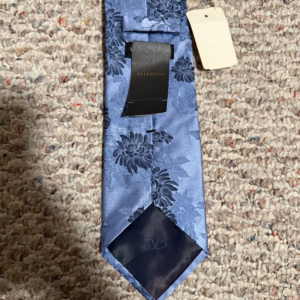 NWT Valentino Light Blue Floral Men’s Silk Tie - Picture 5 of 5